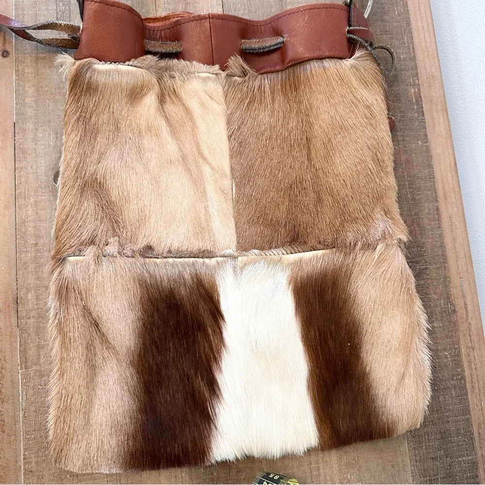 Vintage Cowhide Drawstring Leather Purse Shoulder Bag Brown Tan White Silk Lined - Picture 16 of 16